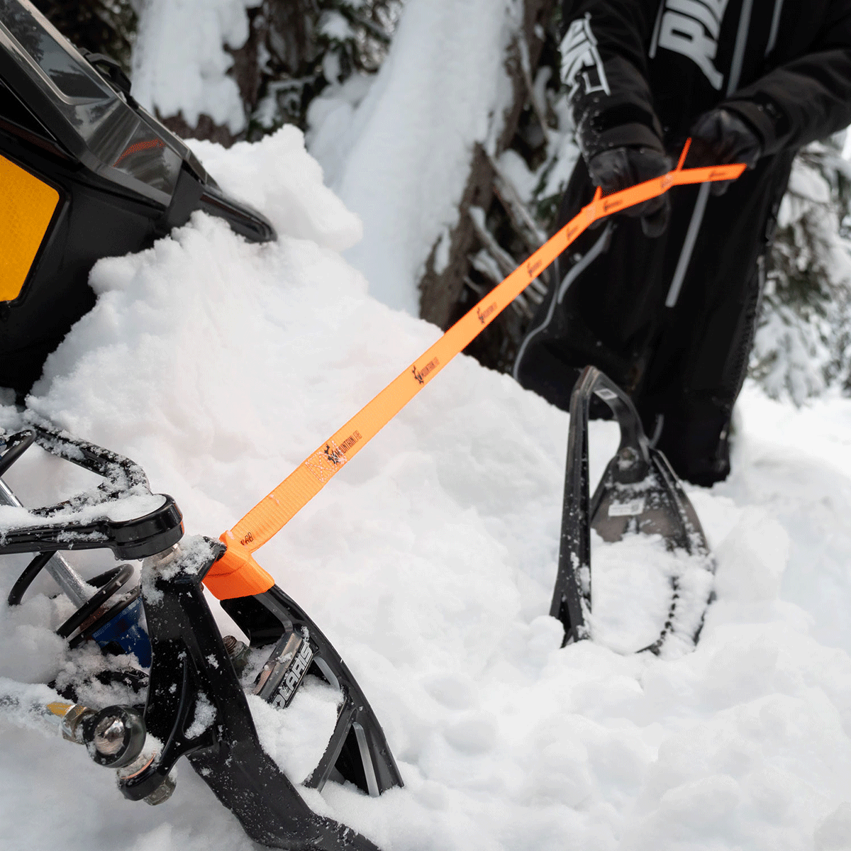 Sangle de traction pour skis de motoneige